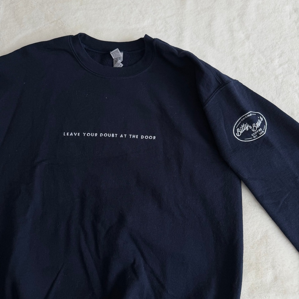 Bitty & Beau’s Coffee Leave Your Doubt At The Door Crewneck Size Medium - Picture 3 of 8